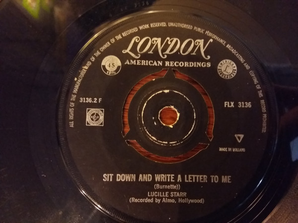 Lucille Starr – Quand Le Soleil Dit Bonjour Aux Montagnes (1964) – Hoes