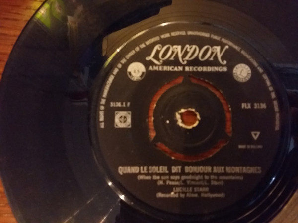 Lucille Starr – Quand Le Soleil Dit Bonjour Aux Montagnes (1964) – Foto 1