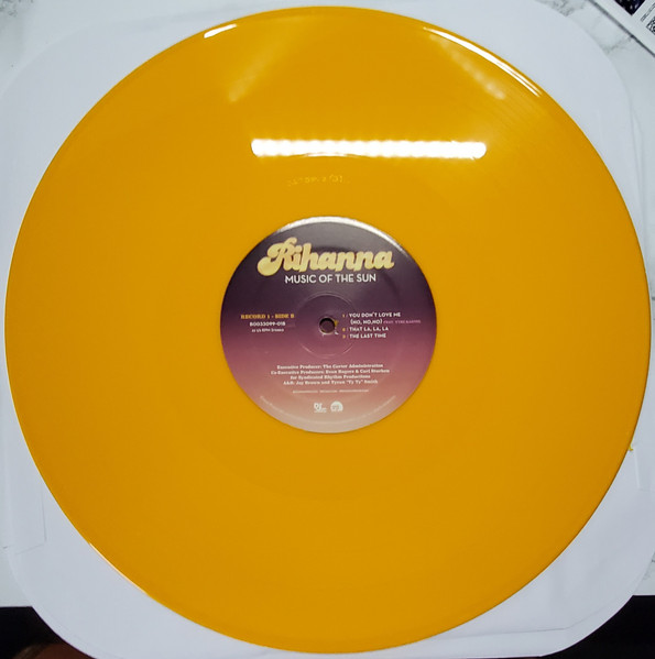 Rihanna – Music Of The Sun (2023) – Foto 1
