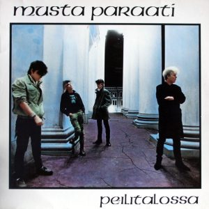 Musta Paraati - Peilitalossa