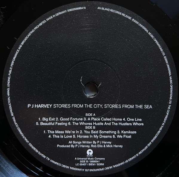 PJ Harvey - Stories From The City, Stories From The Sea