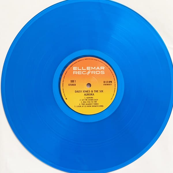 Daisy Jones & The Six – Aurora  (2023) – Hoes