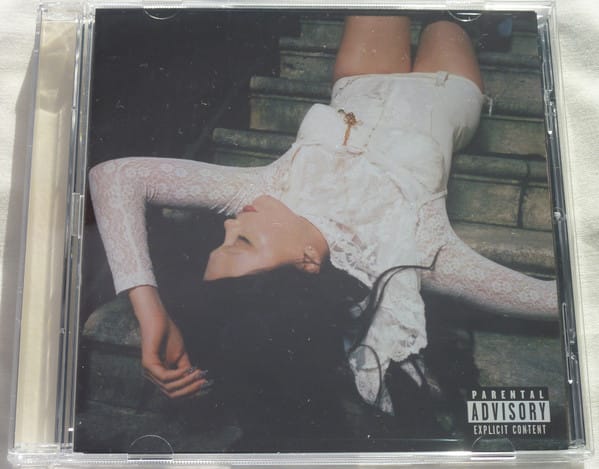 Alessi Rose – Voyeur Deluxe (2025) – Hoes
