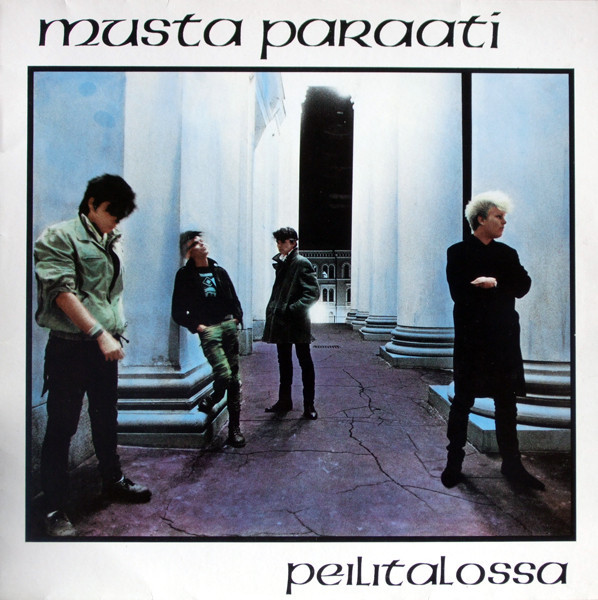 Musta Paraati – Peilitalossa (2023) – Hoes